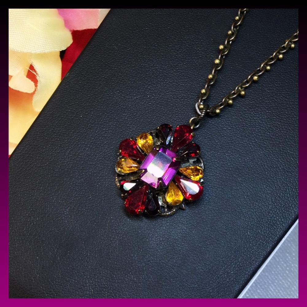 Liz paiacios crystal pendant necklace